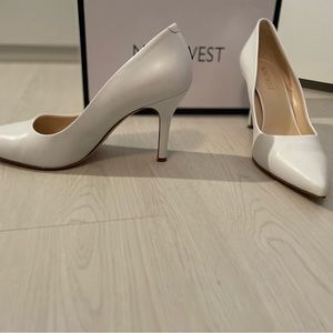 White leather Nine West pumps 7 1/2 M